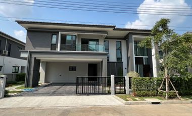 For sale 4 bedrooms house in Khlong Sam Wa, Bangkok