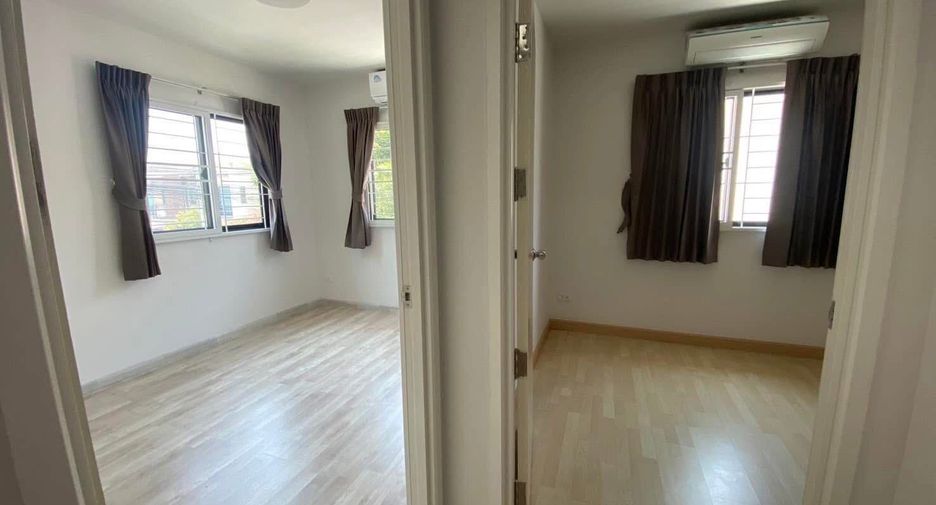 For sale 3 bedrooms townhouse in Prawet, Bangkok