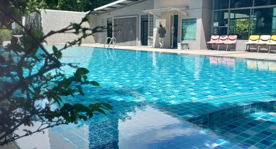 Wohnung zur Miete mit Studio in Huai Khwang, Bangkok