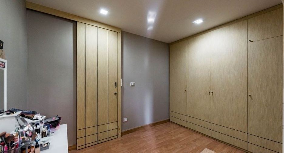 For sale and for rent 1 bed condo in Phra Khanong, Bangkok