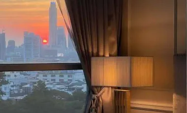À vendre 2 chambres condo à Huai Khwang, Bangkok