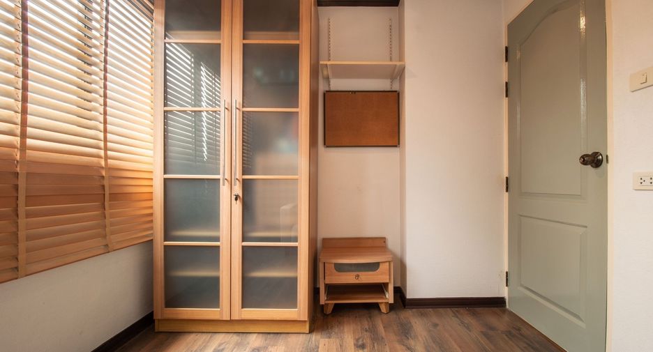 For sale 2 bedrooms condo in Yan Nawa, Bangkok