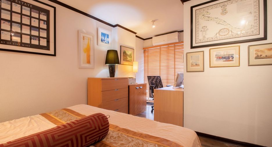 For sale 2 bedrooms condo in Yan Nawa, Bangkok