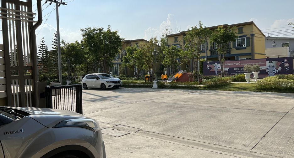 Reihenhaus zum Kauf und zur Miete mit 4 Zimmer in Nong Khaem, Bangkok
