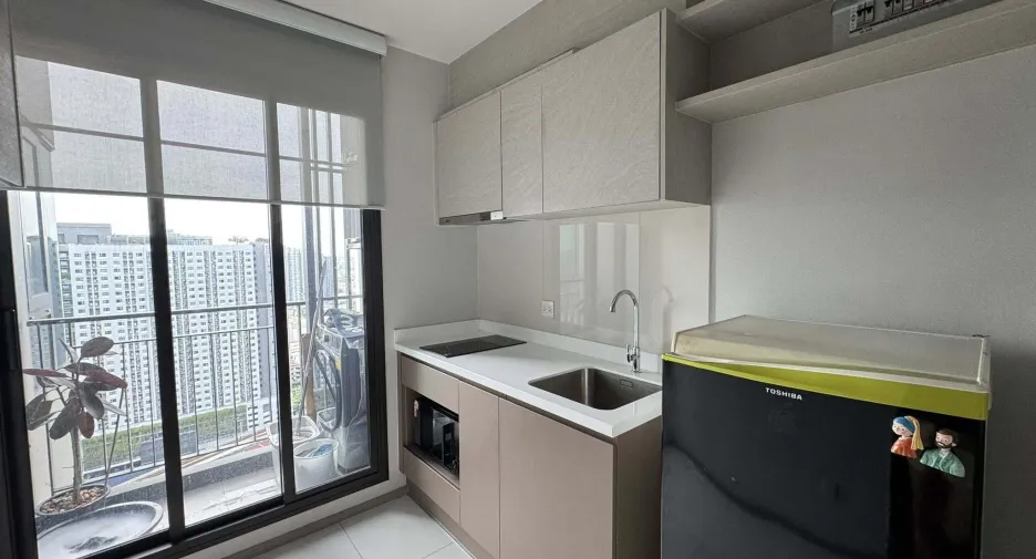 For sale 1 bed condo in Thon Buri, Bangkok