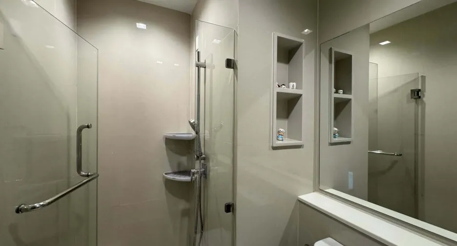 For sale 1 bed condo in Thon Buri, Bangkok