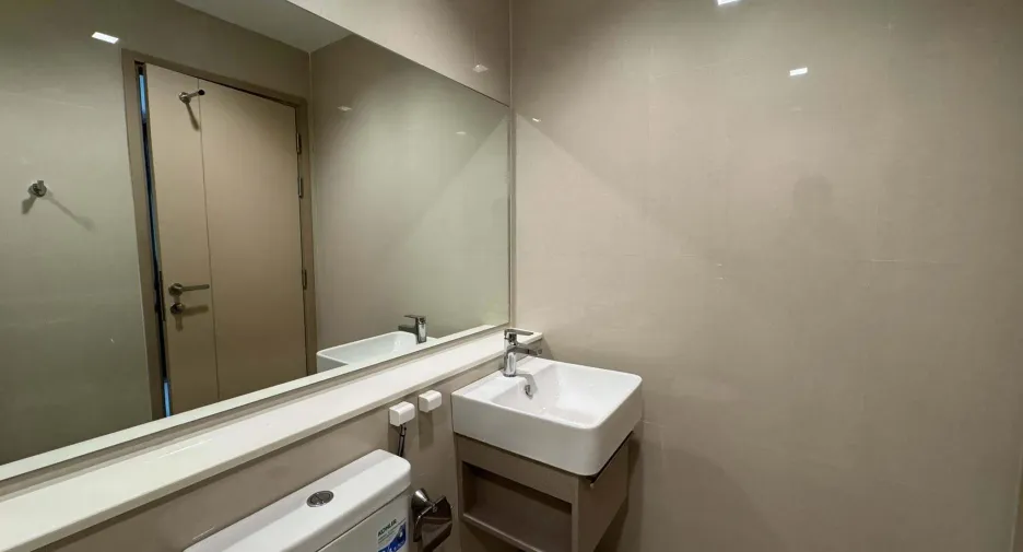 For sale 1 bed condo in Thon Buri, Bangkok