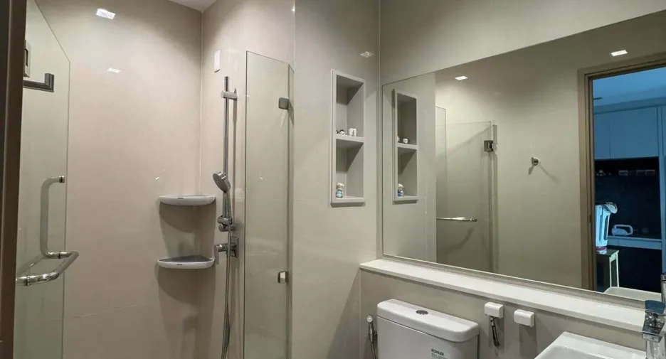 For sale 1 bed condo in Thon Buri, Bangkok