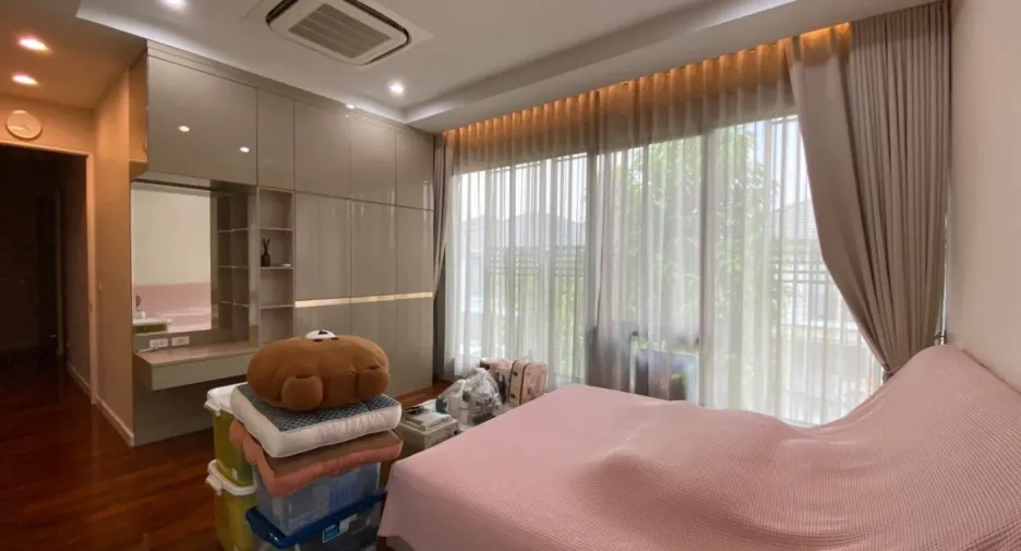À vendre 5 chambres maison à Phasi Charoen, Bangkok