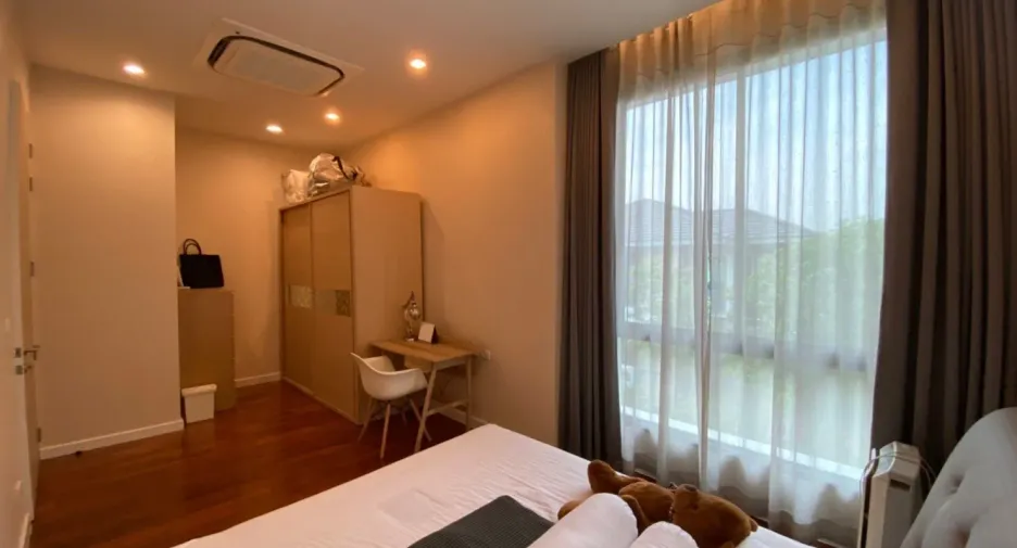 À vendre 5 chambres maison à Phasi Charoen, Bangkok