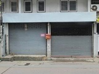 For rent 4 bedrooms townhouse in Wang Thonglang, Bangkok