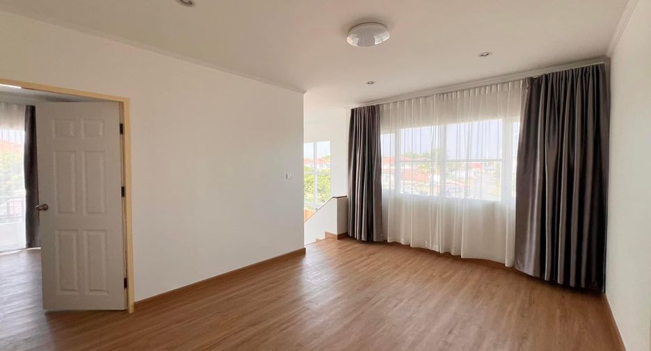 For rent 4 bedrooms house in Mueang Chiang Mai, Chiang Mai