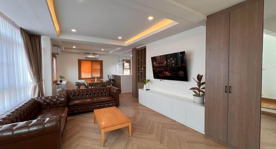 For rent 4 bedrooms house in Mueang Chiang Mai, Chiang Mai