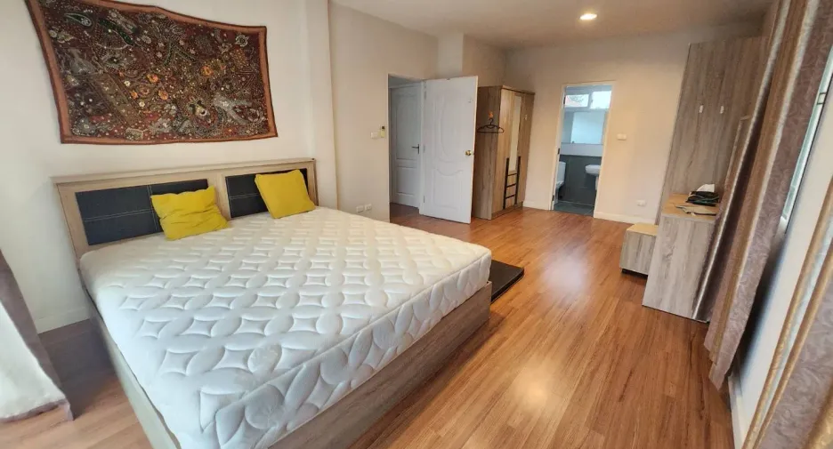 For rent 3 bedrooms house in Mueang Chiang Mai, Chiang Mai