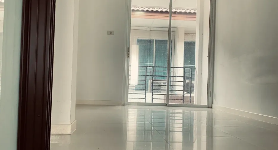 For sale 4 bedrooms townhouse in Bang Khen, Bangkok
