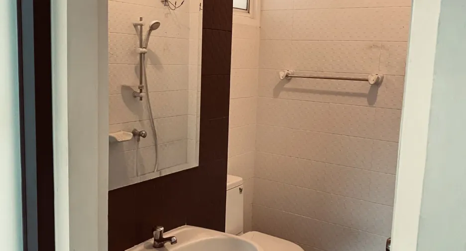 For sale 4 bedrooms townhouse in Bang Khen, Bangkok