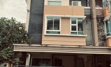 For sale 4 bedrooms townhouse in Bang Khen, Bangkok
