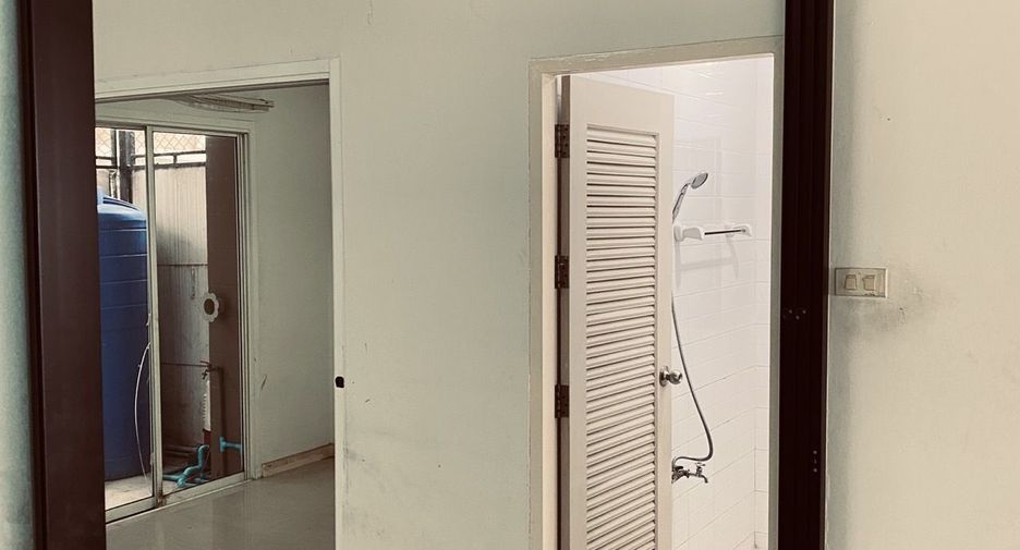 For sale 4 bedrooms townhouse in Bang Khen, Bangkok