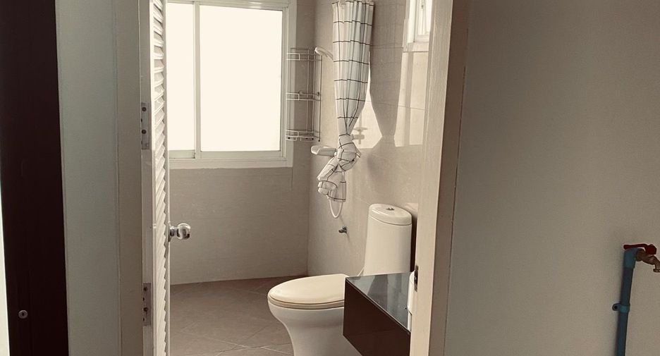 For sale 4 bedrooms townhouse in Bang Khen, Bangkok
