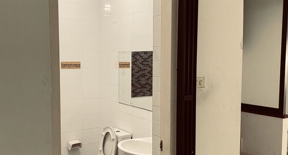 For sale 4 bedrooms townhouse in Bang Khen, Bangkok