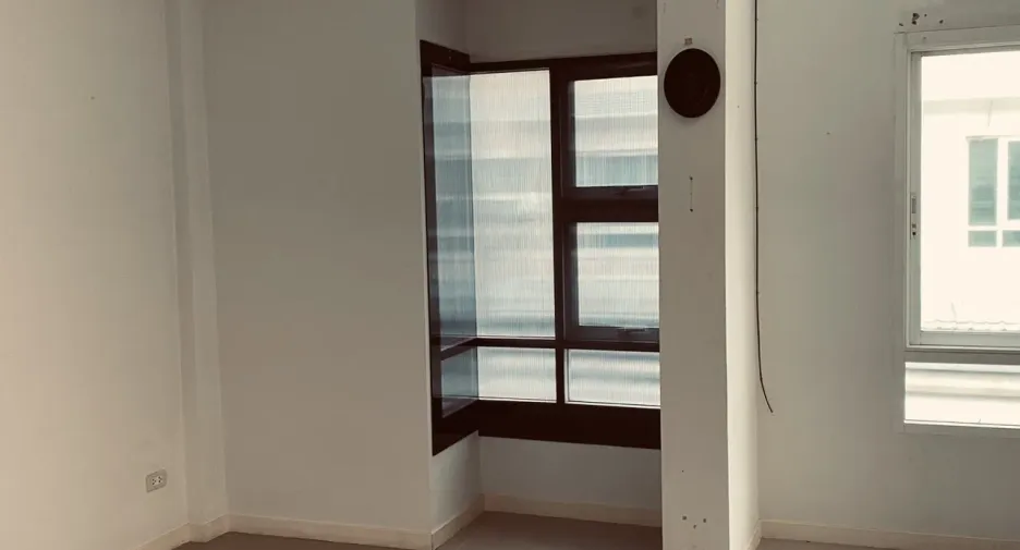 For sale 4 bedrooms townhouse in Bang Khen, Bangkok