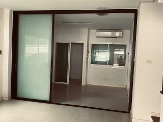 For sale 4 bedrooms townhouse in Bang Khen, Bangkok