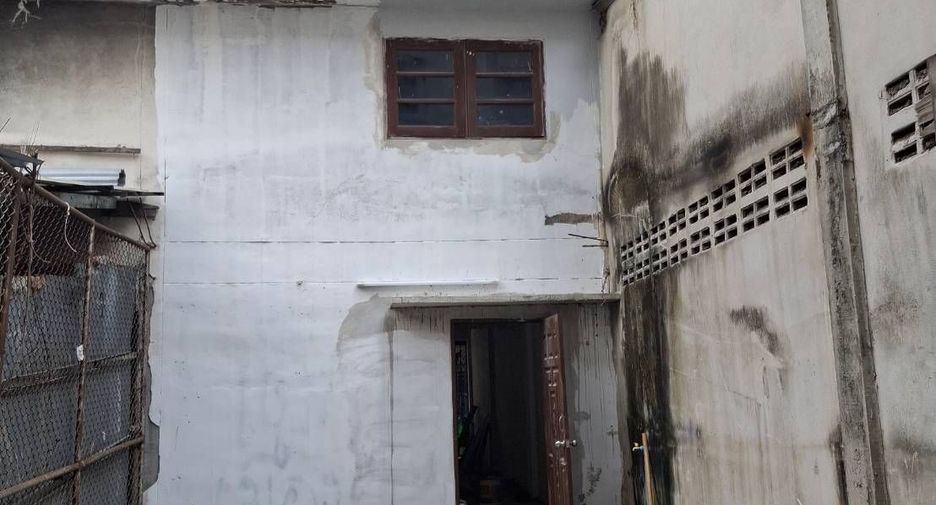 For sale 3 bedrooms townhouse in Bang Khun Thian, Bangkok