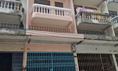 For sale 3 bedrooms townhouse in Bang Khun Thian, Bangkok