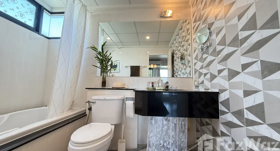 Condo en venta y en alquiler de 1 habitaciones en Watthana, Bangkok