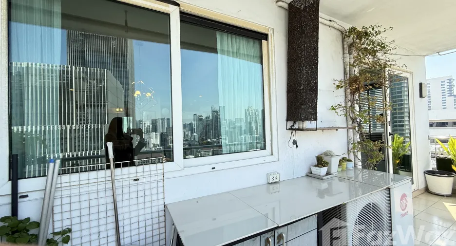 Condo en venta y en alquiler de 1 habitaciones en Watthana, Bangkok