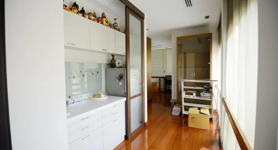 For sale 5 bedrooms house in Bang Kapi, Bangkok