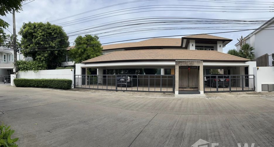For sale 5 bedrooms house in Bang Kapi, Bangkok