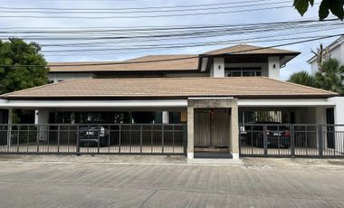 Haus zum Kauf mit 5 Zimmer in Bang Kapi, Bangkok