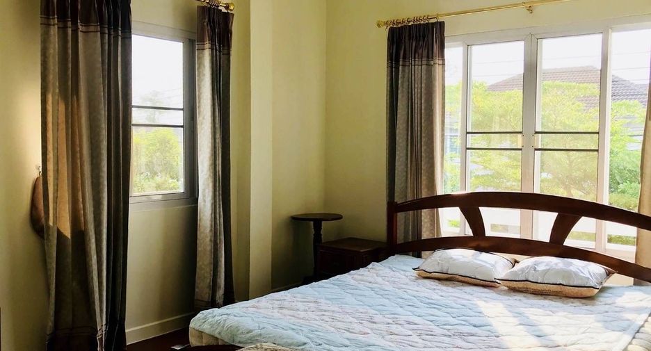 For rent 4 bedrooms house in Mueang Chiang Mai, Chiang Mai