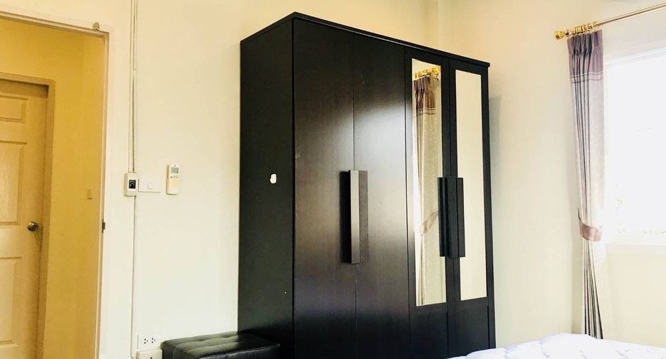 For rent 4 bedrooms house in Mueang Chiang Mai, Chiang Mai