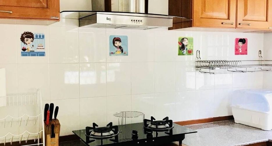 For rent 4 bedrooms house in Mueang Chiang Mai, Chiang Mai