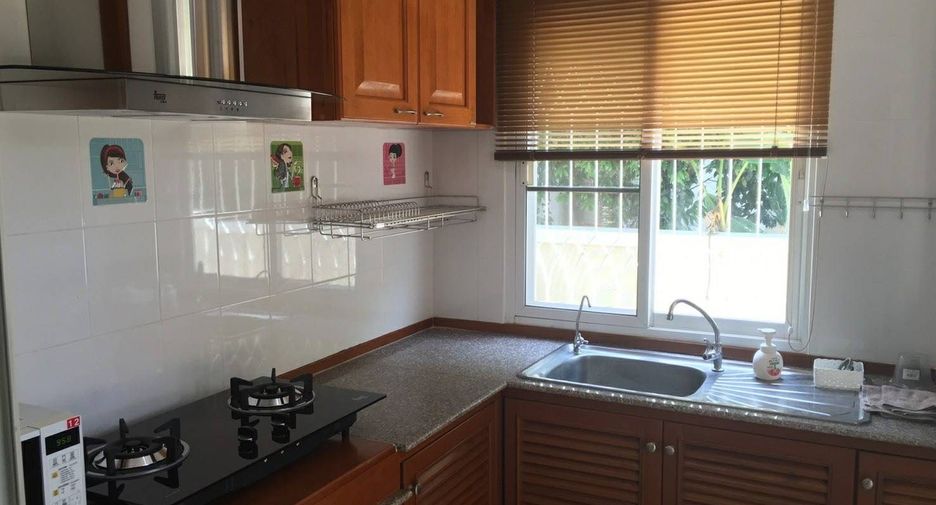 For rent 4 bedrooms house in Mueang Chiang Mai, Chiang Mai