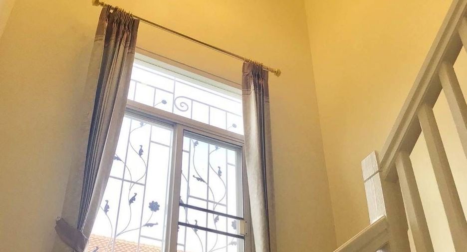 For rent 4 bedrooms house in Mueang Chiang Mai, Chiang Mai