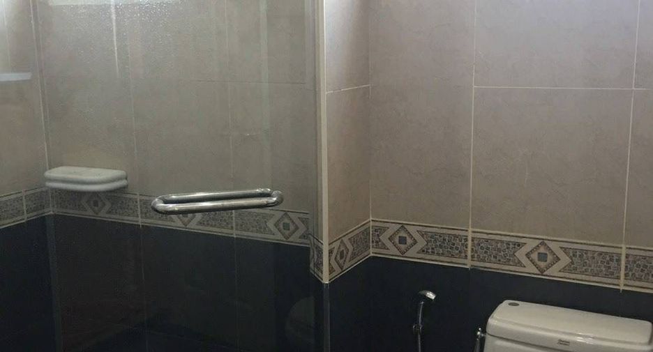 For rent 4 bedrooms house in Mueang Chiang Mai, Chiang Mai