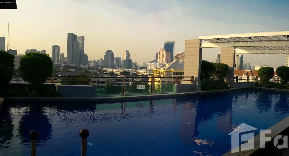 For sale and for rent 2 bedrooms condo in Yan Nawa, Bangkok