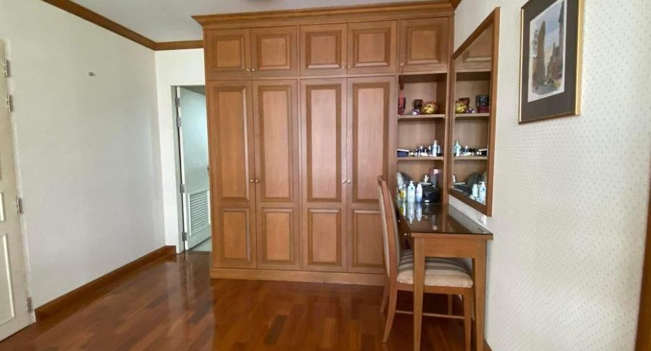 For sale and for rent 2 bedrooms condo in Yan Nawa, Bangkok