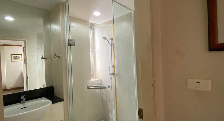 For sale and for rent 2 bedrooms condo in Yan Nawa, Bangkok
