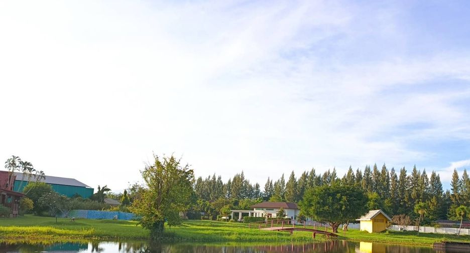 For rent 3 bedrooms villa in Saraphi, Chiang Mai