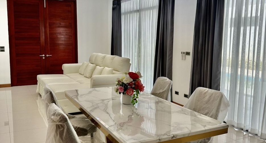 For rent 3 bedrooms villa in Saraphi, Chiang Mai