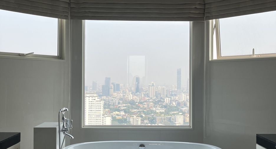 Condo en venta de 4 habitaciones en Watthana, Bangkok