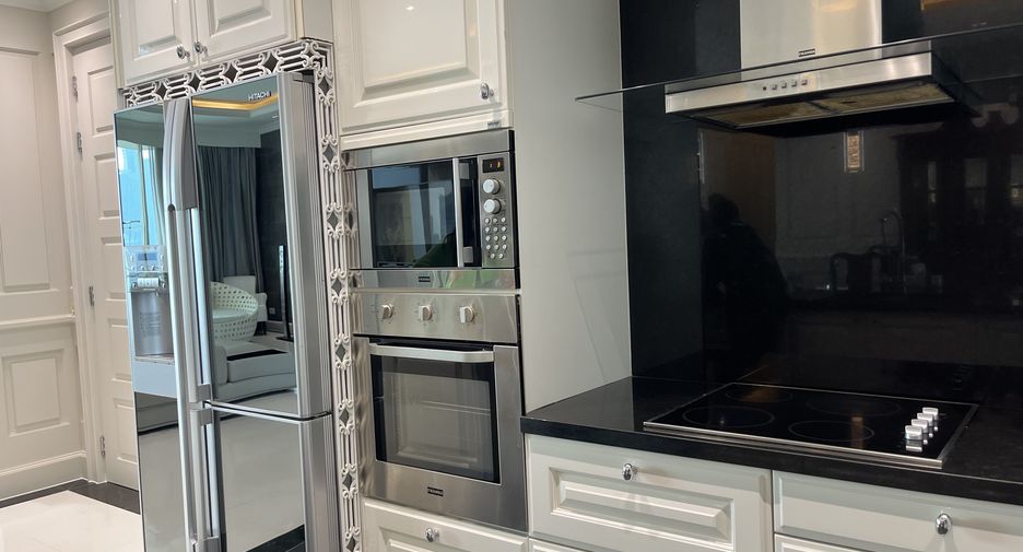 Condo en venta de 4 habitaciones en Watthana, Bangkok