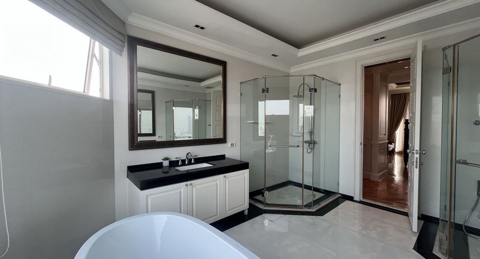 Condo en venta de 4 habitaciones en Watthana, Bangkok