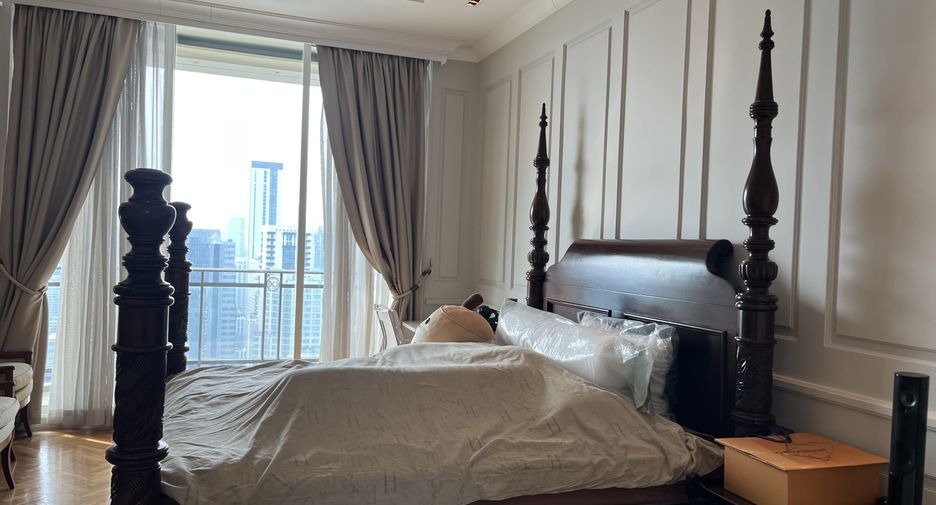 Condo en venta de 4 habitaciones en Watthana, Bangkok