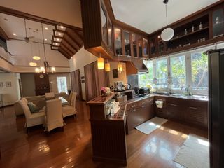 For sale 5 bedrooms house in Mueang Chiang Mai, Chiang Mai