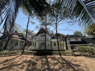 For sale 5 bedrooms house in Mueang Chiang Mai, Chiang Mai
